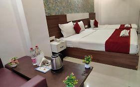 Hotel Palm Emerald At Airport